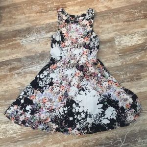 floral swing dress 🌸  size medium